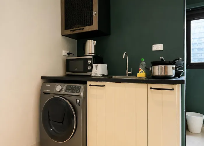 1br 50sqm Walk To Bts & Night Market Bangkok