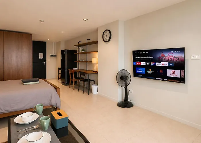 1br 50sqm Walk To Bts & Night Market Apartment Bangkok