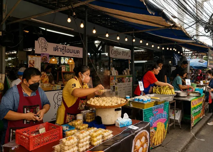 1br 50sqm Walk To Bts & Night Market Bangkok
