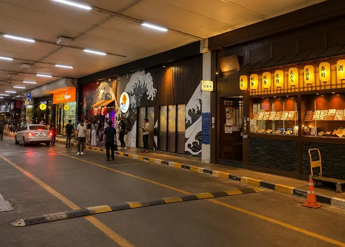 1br 50sqm Walk To Bts & Night Market Apartment Bangkok